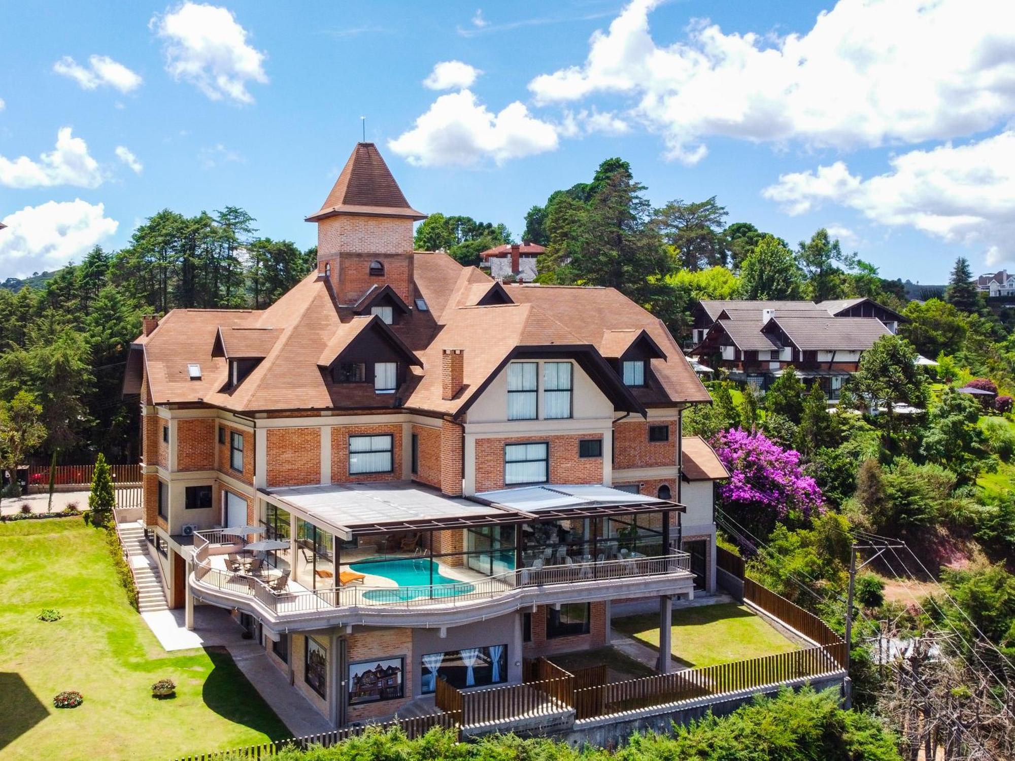 Chateau Suisse Boutique Hotel, Campos do Jordao